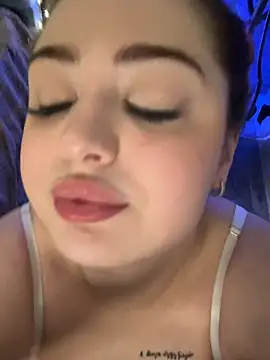 KellyMoors লাইভ XXX চ্যাট