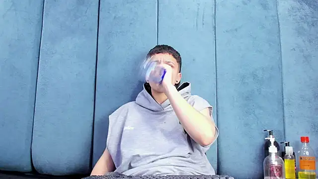 Chatroom XXX en direct de Megan_Thompson_