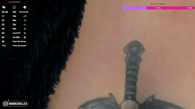 NanakoDollxのライブXXXチャット