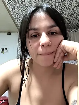 Chat +18 de Daniela-rosee ao vivo