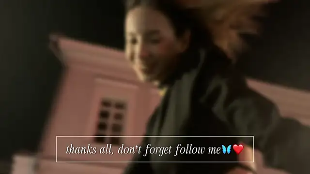 EmelyBenz 即時 XXX 聊天