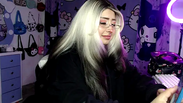 lussyevans24n Live XXX chat