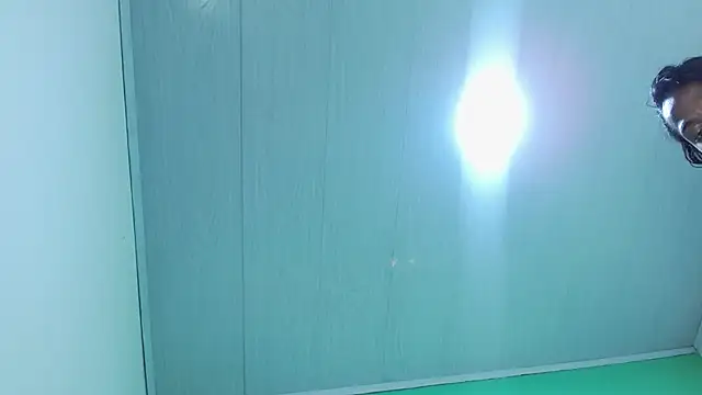 Chatroom XXX en direct de avaleri_cherry