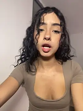 Chat +18 de RosseMelody ao vivo