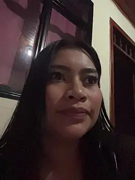 LunaaRosse Adlı Modelin Canlı XXX Sohbeti