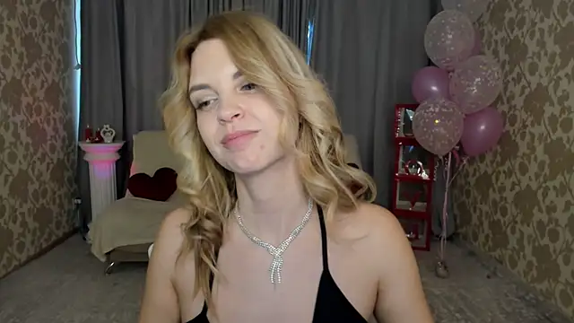 LunaFlinn live XXX chat