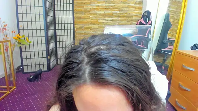 AishaRouhi's Live XXX Chat