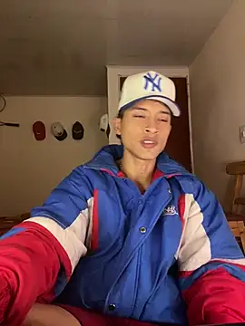 Edward_Milleer Adlı Modelin Canlı XXX Sohbeti