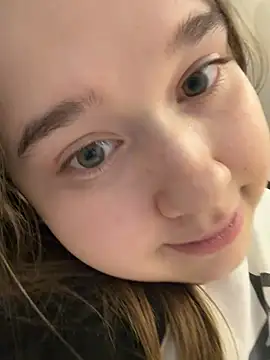 Chat XXX en directo de HornyGirlH