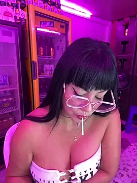 Hot_beauty__ Adlı Modelin Canlı XXX Sohbeti