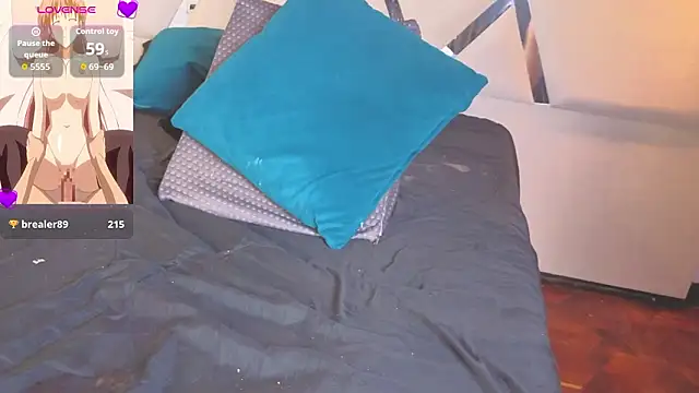 Miah_Stewart live XXX chat