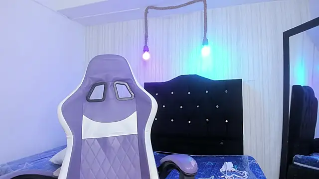 miku_katsuragi Adlı Modelin Canlı XXX Sohbeti