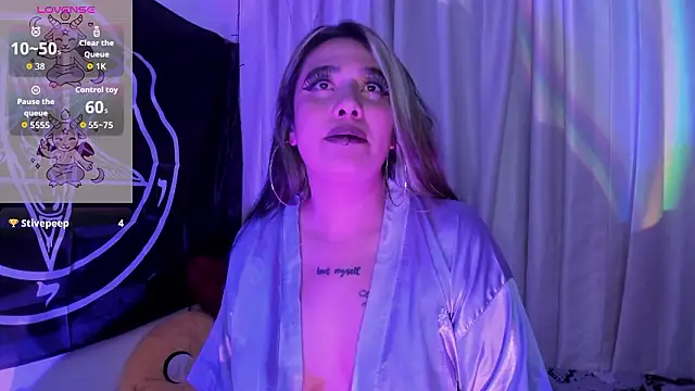 Lilith_Zenith_ Adlı Modelin Canlı XXX Sohbeti