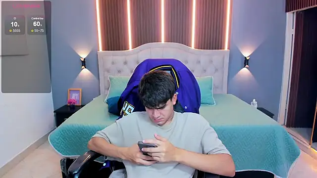 แชท XXX สดของ Tommy18__