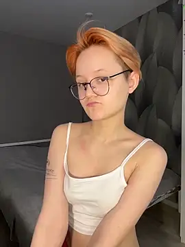 Chat +18 de LuunaDorean ao vivo