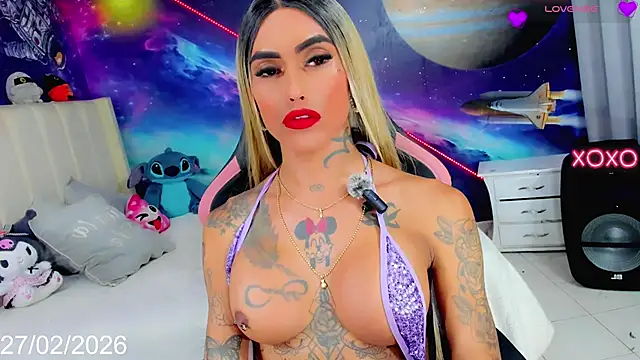 Nella_Dolls élő XXX-chatje