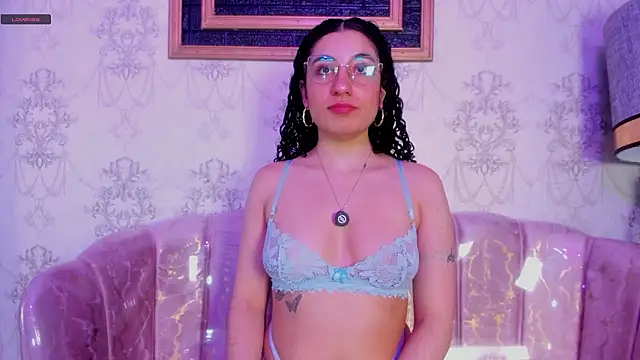 Онлайн чат XXX DemiJones_