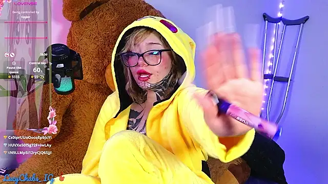 Chatroom XXX en direct de LucyChabs_