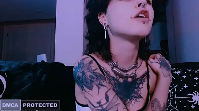 NaughtyLittleFox's Live XXX Chat