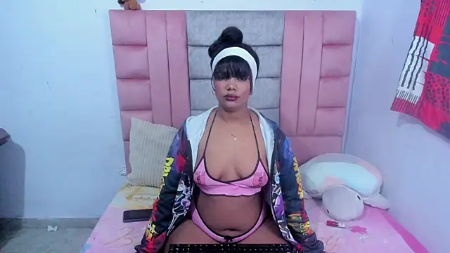 AdaraWilson Chat XXX live
