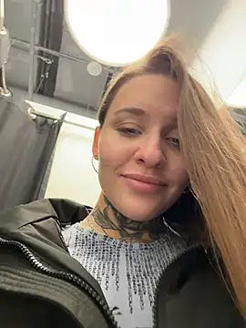 Chatroom XXX en direct de KishaMur