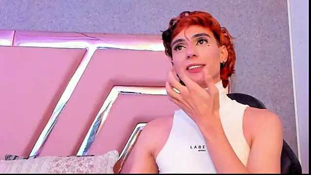 KylieMonnett élő XXX-chatje