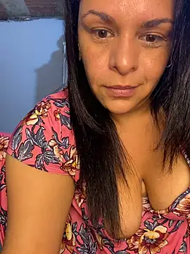 KataliinaのライブXXXチャット