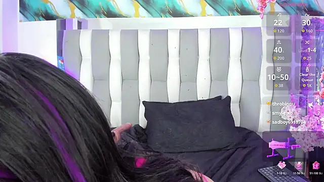 Chat +18 de IsaDiiaz ao vivo