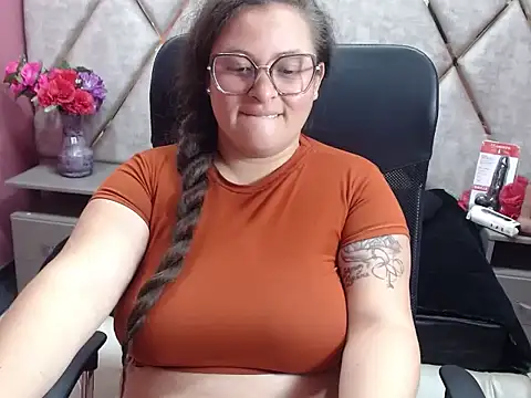 Sarah_Boobs_: онлайн-секс-чат