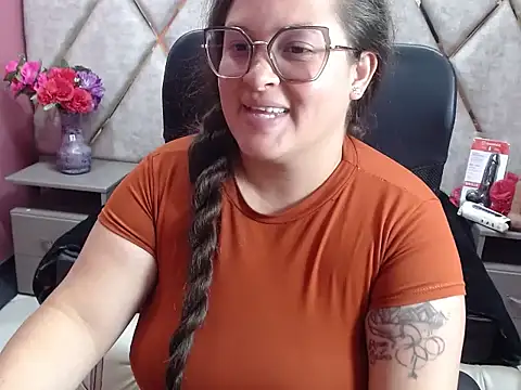 Sarah_Boobs_: онлайн-секс-чат