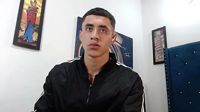 Chat +18 de Cris_steban1 ao vivo