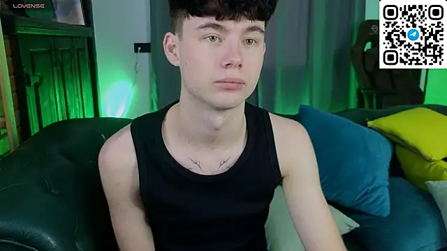 Chat +18 de Cute_Mike ao vivo