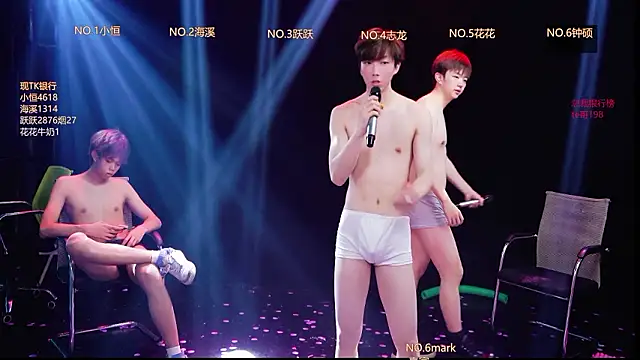 Pokazy przed kamerką – Gay-NextDoor