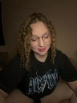 แชท XXX สดของ EmmieRae