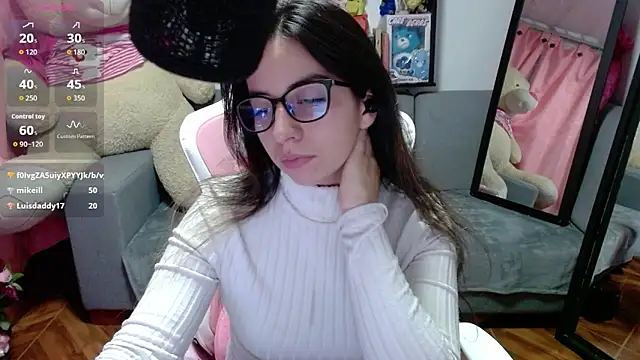 XXX chat uživo modela Maggie_Fox3