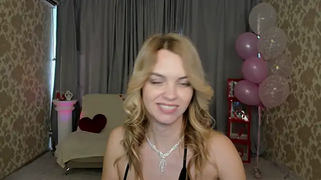 LunaFlinn: онлайн-секс-чат