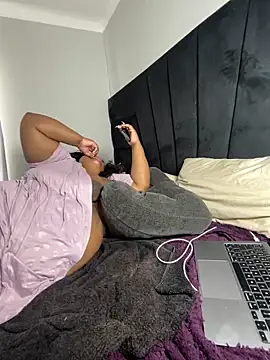 MissLola27 লাইভ XXX চ্যাট