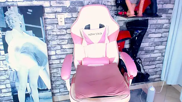 SelfSuck9Iinchs Chat XXX live