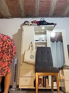 Kataliina Adlı Modelin Canlı XXX Sohbeti