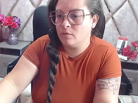 Sarah_Boobs_'s Live XXX Chat