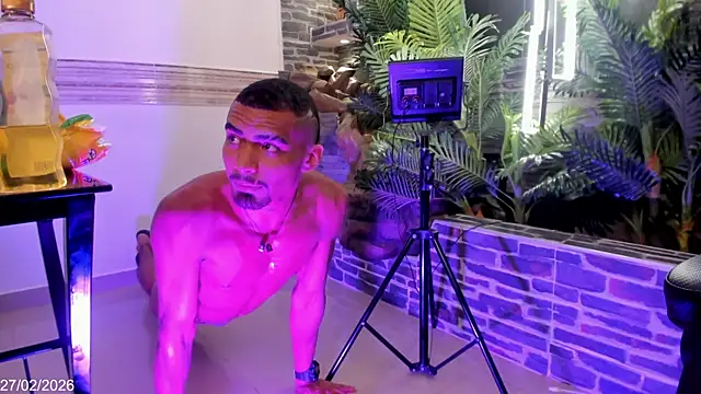 Pertunjukan Kamera Web Rpoolrboy