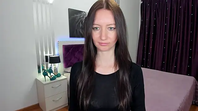 NikaHoney Adlı Modelin Canlı XXX Sohbeti