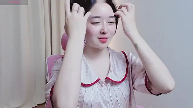 دردشة Miu-999 الجنسية المباشرة