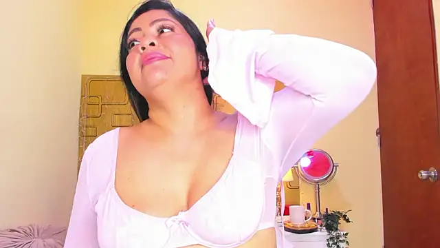 Julia_Haye: онлайн-секс-чат