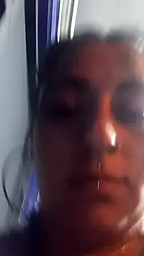 Chat +18 de YiingandYang ao vivo