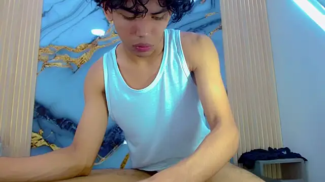 Chatroom XXX en direct de DaviidBuckx_