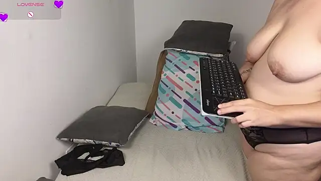 blue__moon_ Live XXX Chat