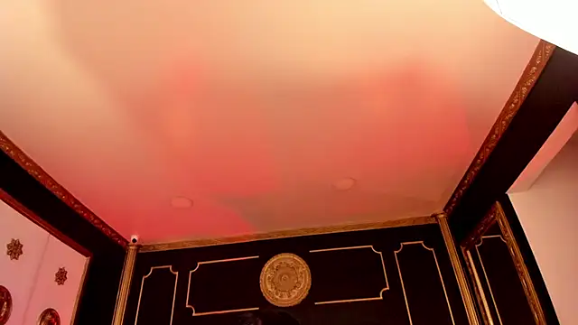 Chat +18 de Kat_VonDe ao vivo