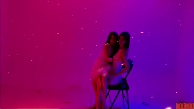 TNT-SisterのライブXXXチャット