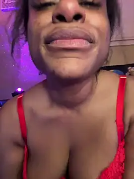 TikaMoon élő XXX-chatje